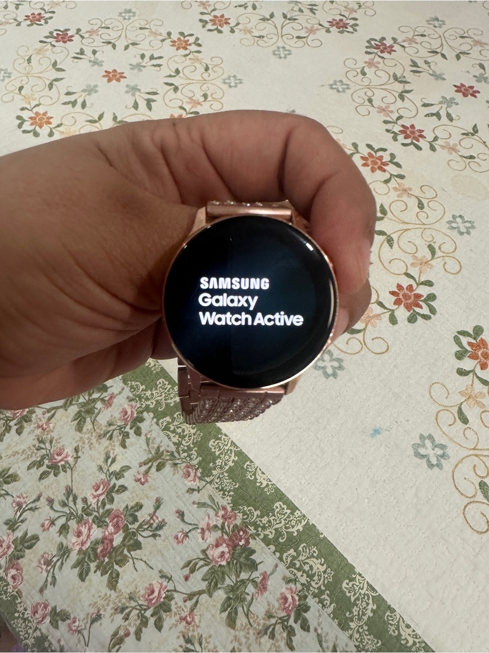 Samsung Galaxy Watch Active in rose gold-tone with matching band